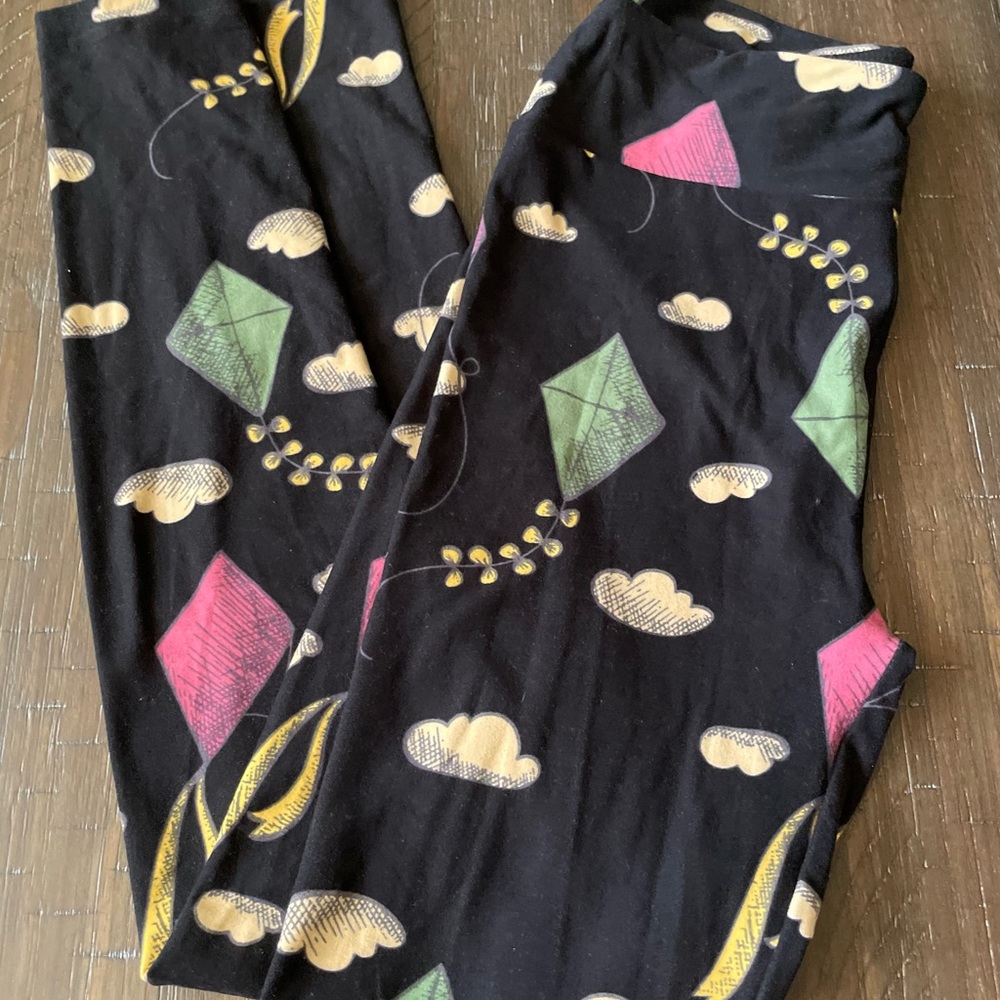 LulaRoe Kite Leggings